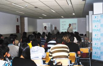 “III Jornadas: Charlas de Empresarios a Estudiantes del IES La Foia”