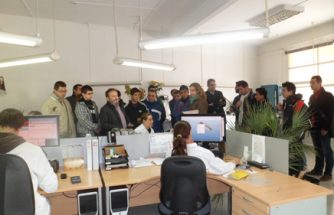 Los alumnos de mecanizado del IES La Foia visitan las instalaciones de la empresa CLR