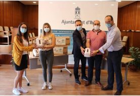 Los centros escolares de Ibi recibirán 500 dispensadores de gel hidroalcohólico fabricados por INYECTADOS NEILA