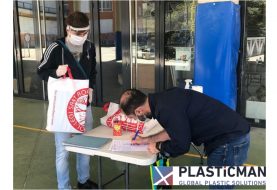 INYECTADOS PLASTICMAN dona pantallas protectoras faciales a los centros educativos Felicidad Bernabeu de Ibi y Sant Roc de Alcoy