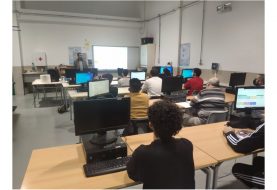 Dieciocho expertos forman a alumnos del Ciclo Superior de FP Dual de Transformación de Polímeros