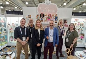 MUÑECAS PAOLA REINA exhibe sus novedades en Toy Fair de NY