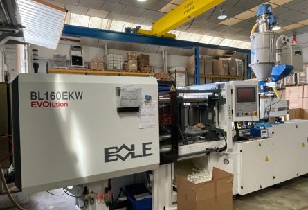 TOTEMPLAST incorpora una inyectora de 160 toneladas de bajo consumo en su proceso de modernización