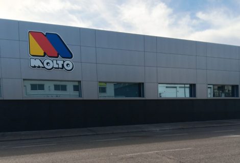 MOLTÓ renueva la imagen de su fachada para conmemorar más de siete décadas de trayectoria
