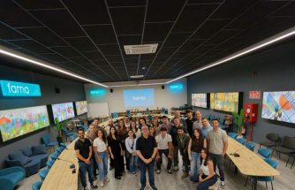 IBIAE Junior visita Fama Sofás para conocer uno de los modelos industriales más avanzados del sector del mueble