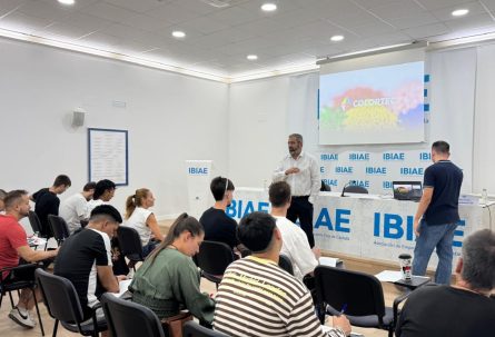 IBIAE aborda los materiales y colorantes en la segunda sesión de su Programa de formación sobre productos plásticos