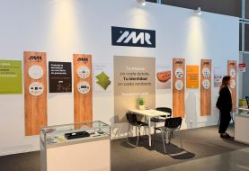 AMR ANAGRAMAS METÁLICOS muestra sus soluciones de personalización y branding en Feria Hàbitat València 2026